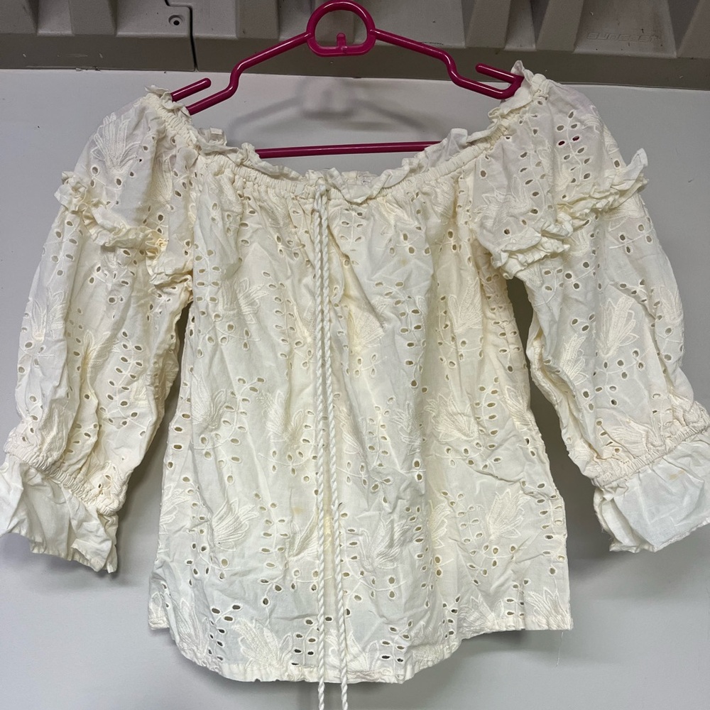 Anthropologie Size 2 Seen Worn Kept 100% Cotton slight Yellow 3/4 sleeve top